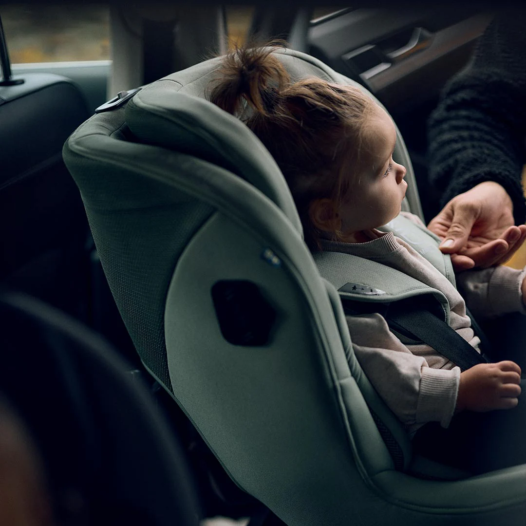 Axkid Minikid 4 Max Car Seat - Nordic Bloom Green - Image 4