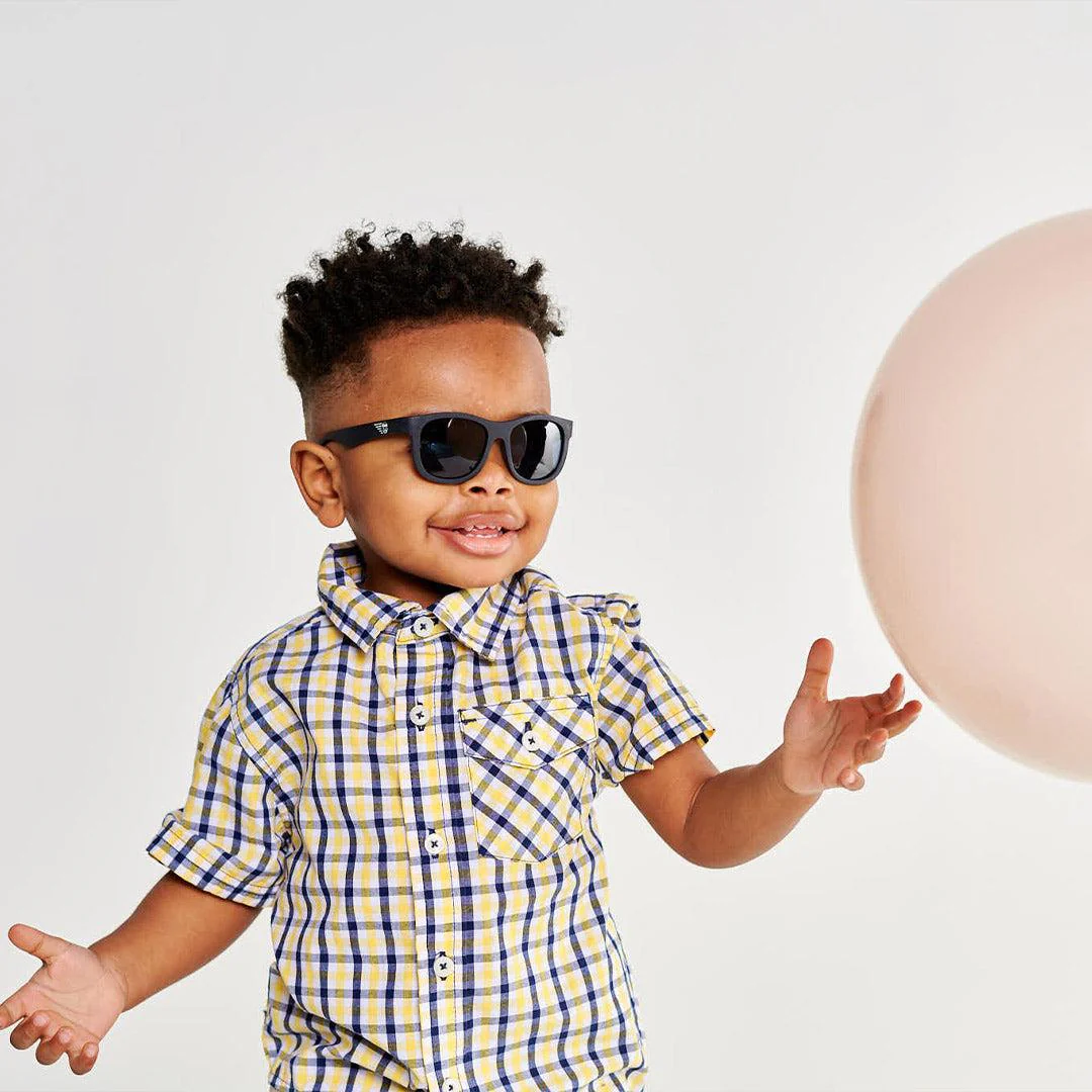 Babiators Polarised Navigator Sunglasses - Jet Black Smoke - Image 4