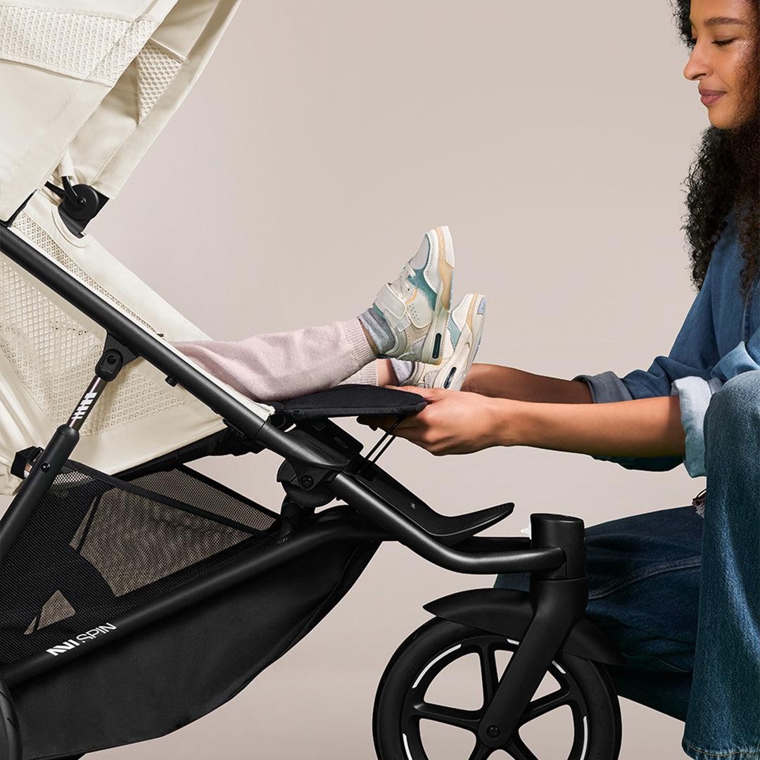 CYBEX Avi Spin Stroller - Moon Black - Image 4