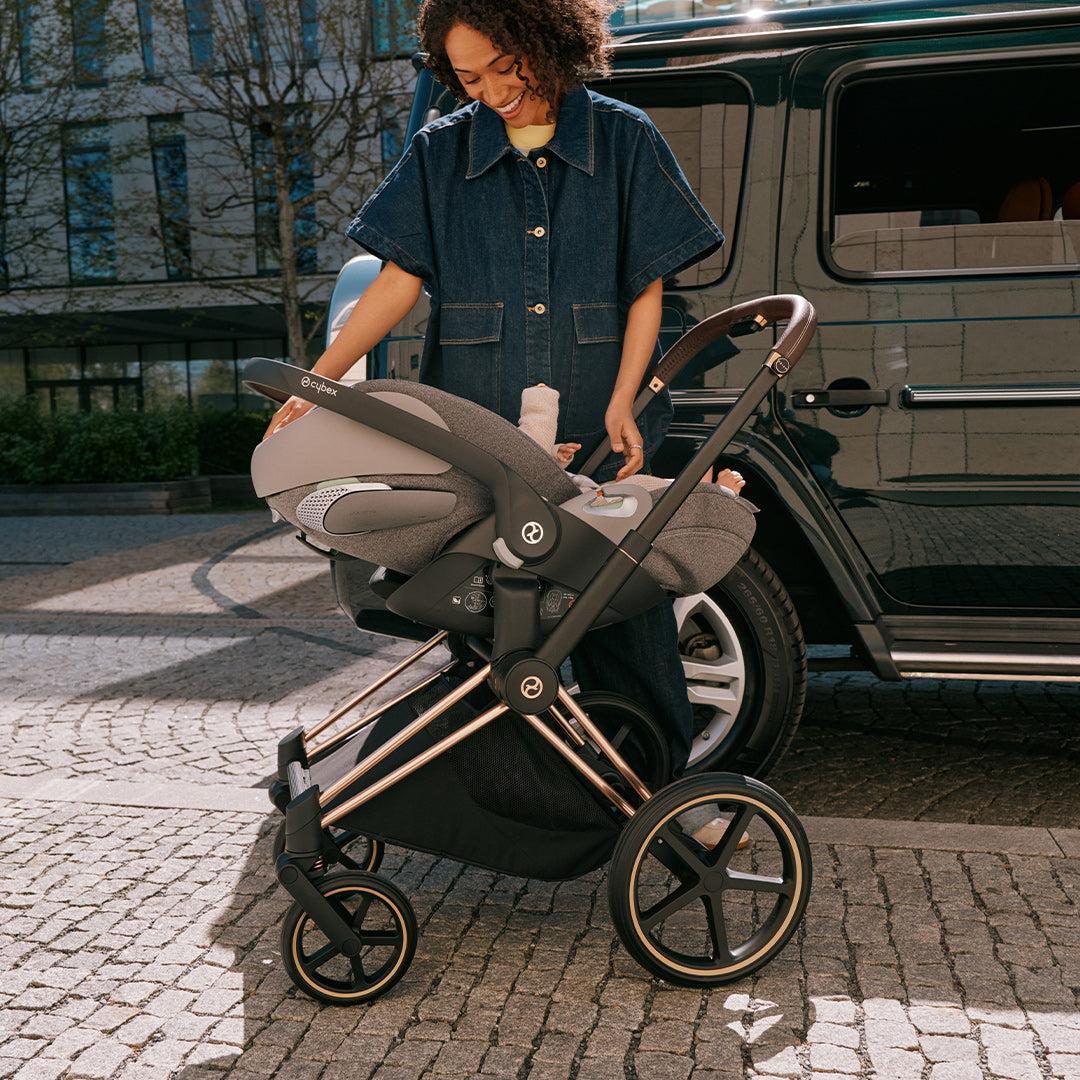 CYBEX Cloud T i-Size Plus Car Seat - Cozy Beige - Image 2
