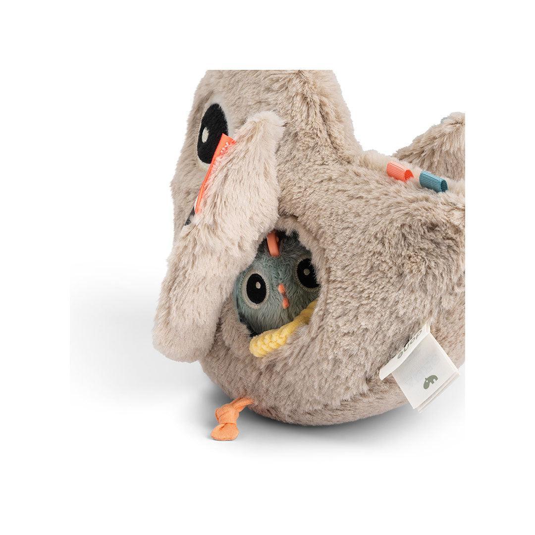 Done by Deer Hide and Seek Activity Toy Clucky - Beige - Image 6