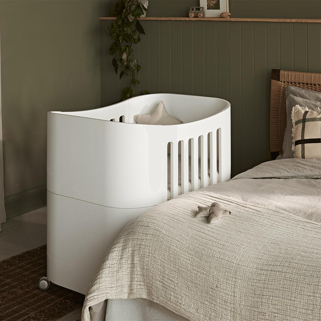 Gaia Baby Serena "All-In-One" - Includes Bedside (Incl Bedside mattress), Mini Cot & Cot Bed - White / Walnut - Image 3