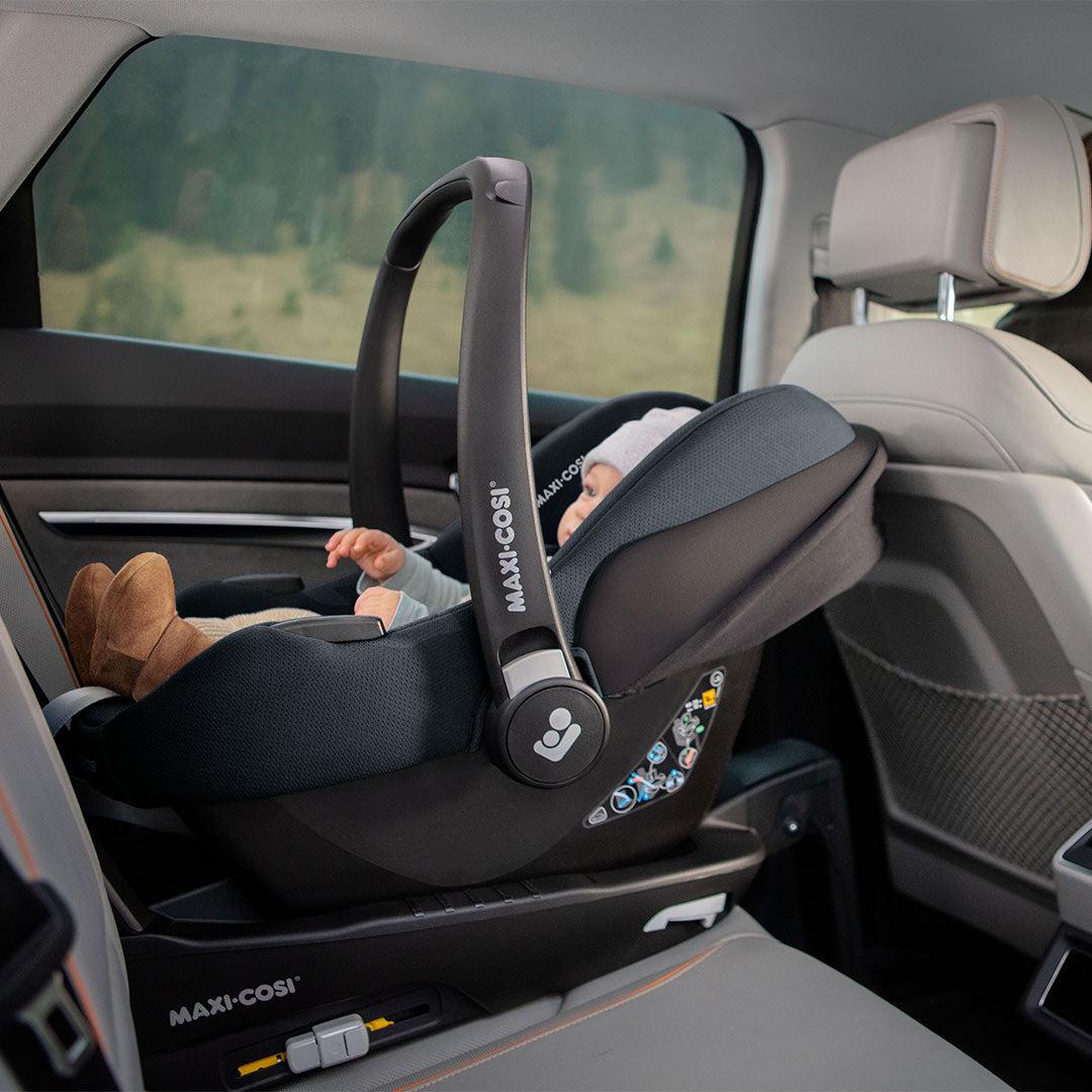 Maxi-Cosi CabrioFix i-Size Car Seat + Base - Essential Graphite - Image 2