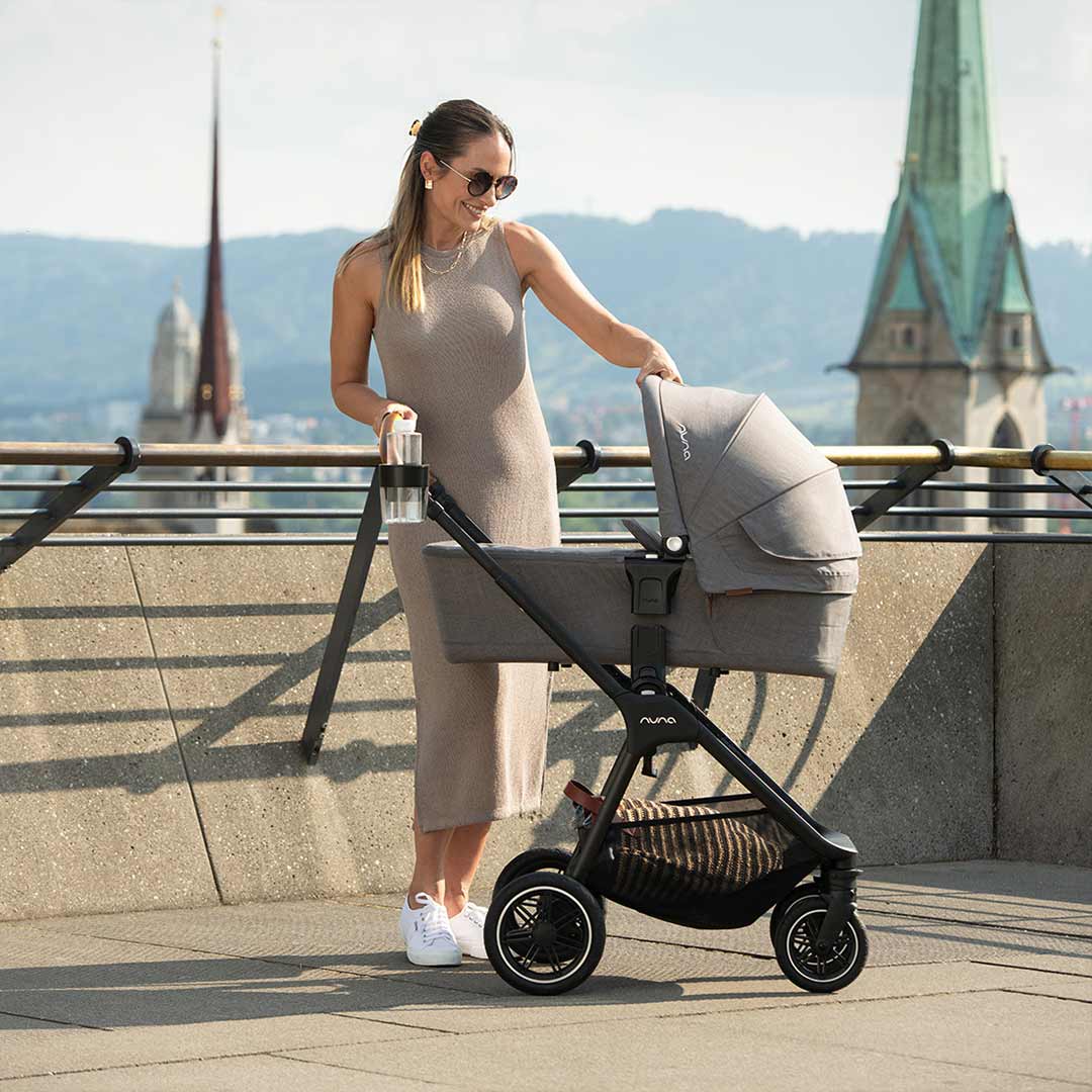 Nuna TRIV LX + ARRA FLEX & BASE CURV Travel System - Caviar - Image 3