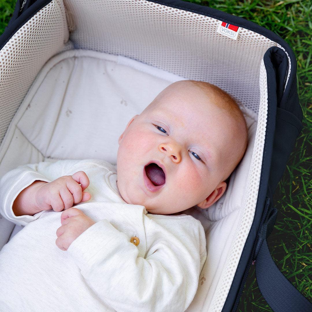 Voksi Carry Me Travel Carrycot - Black - Image 6